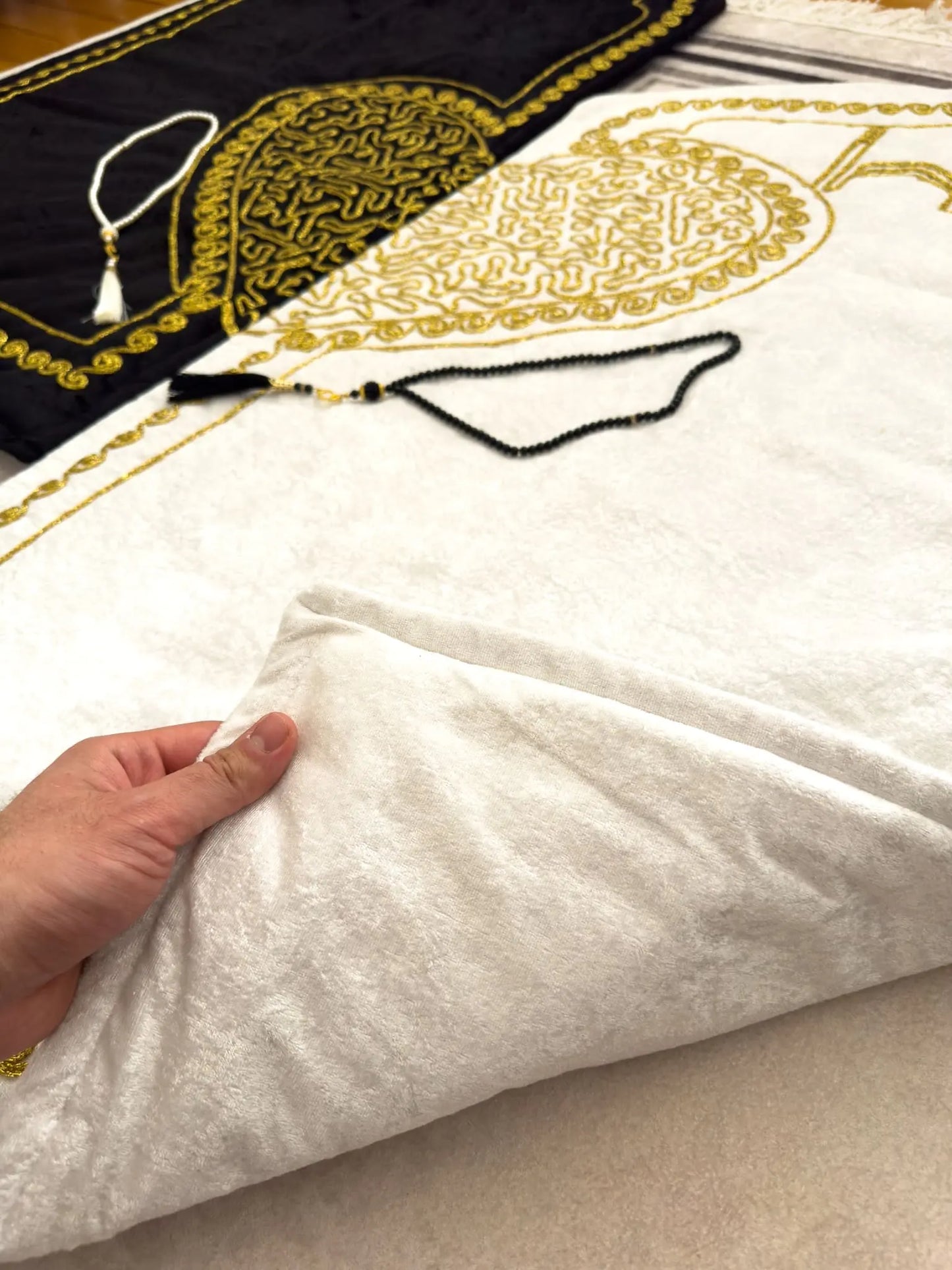 Noorvella Embroidered Heart Prayer Mat Set